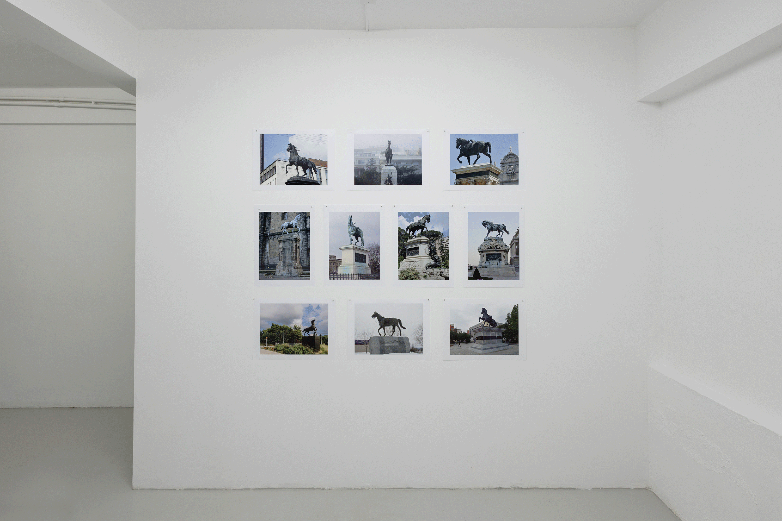 ON VACATION… / ALDONA - Image 0